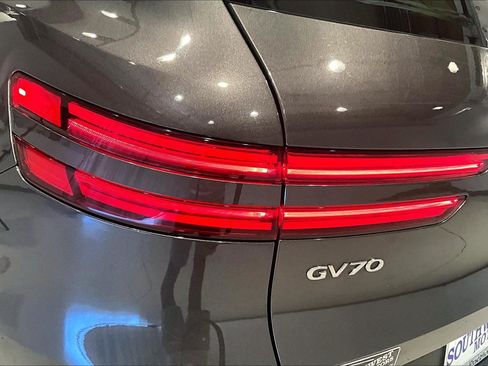 Used 2025 Genesis GV70 2.5T AWD/4WD image 24