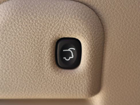 Used 2021 Jeep Grand Cherokee Laredo w/ Security & Convenience Group AWD/4WD image 25