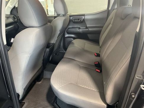 Used 2022 Toyota Tacoma SR AWD/4WD image 18
