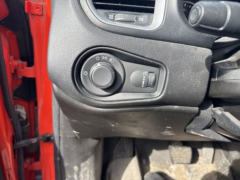 Used 2020 Jeep Renegade Sport image 12