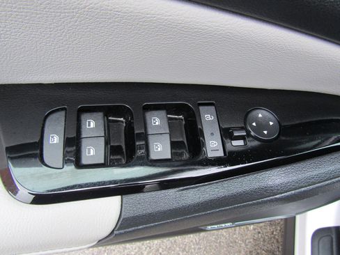 Used 2024 Kia Sportage SX image 19