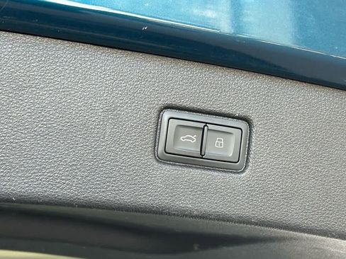 Used 2022 Audi Q7 Premium Plus w/ Premium Plus Package image 24