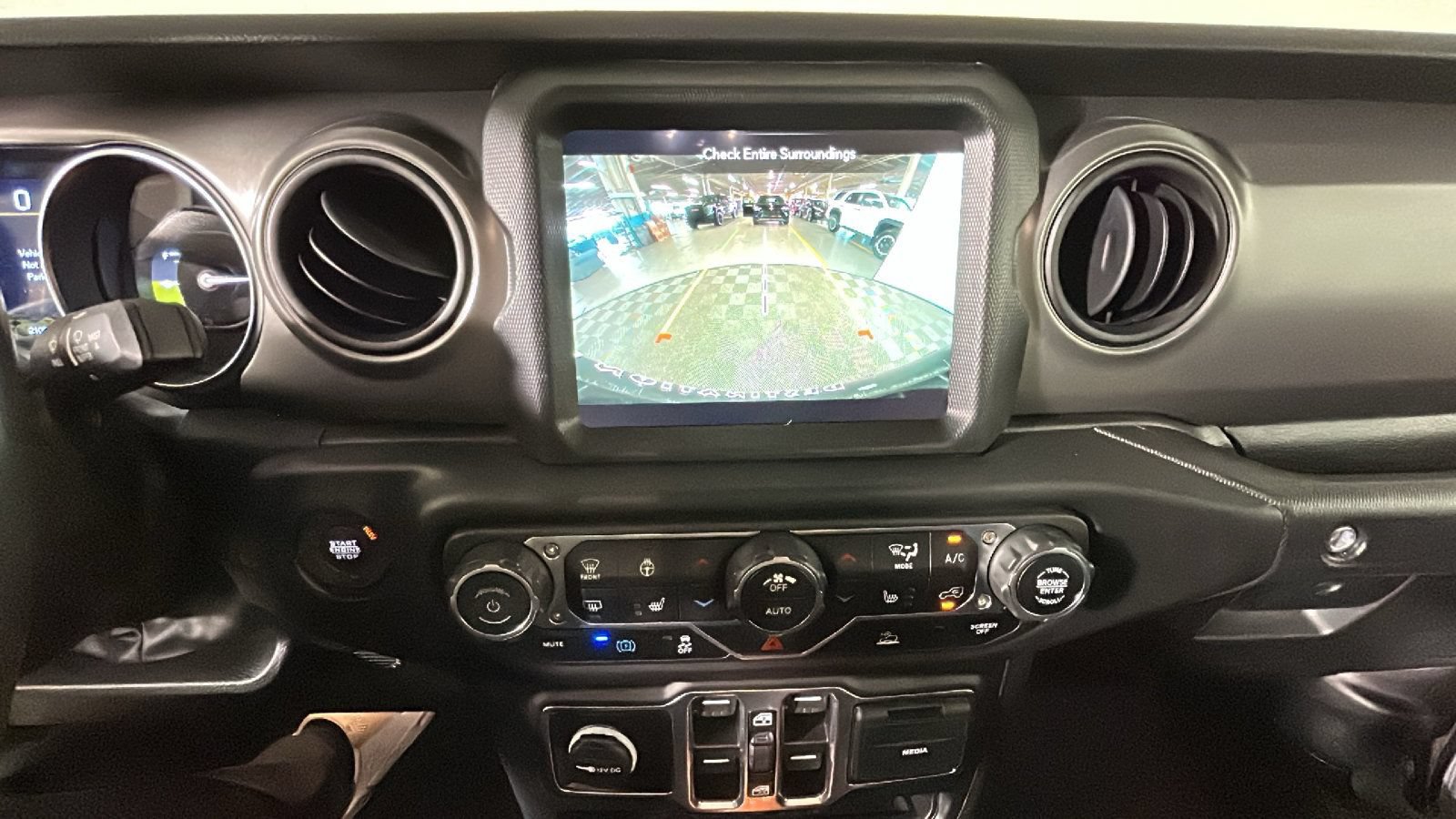 Used 2023 Jeep Wrangler Unlimited w/ Cold Weather Group AWD/4WD image 28