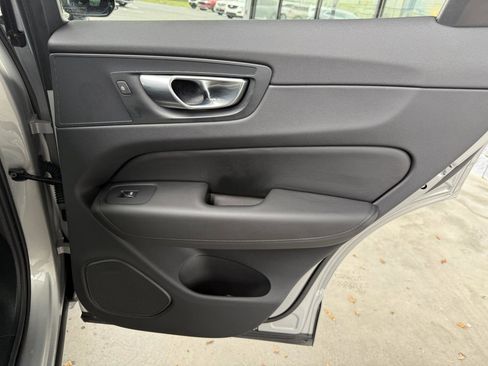 Used 2024 Volvo XC60 B5 Core image 37