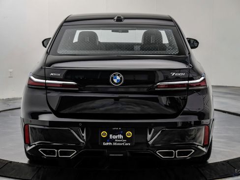 Used 2026 BMW 760i xDrive w/ Executive Package AWD/4WD image 13