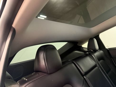 Used 2021 Tesla Model Y Long Range AWD/4WD image 15