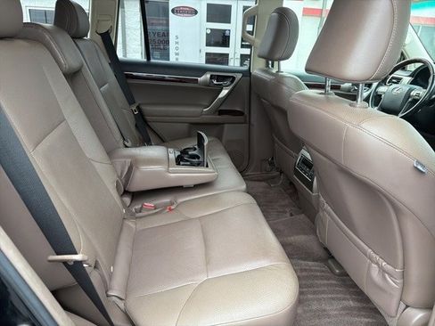 Used 2016 Lexus GX 460 image 14