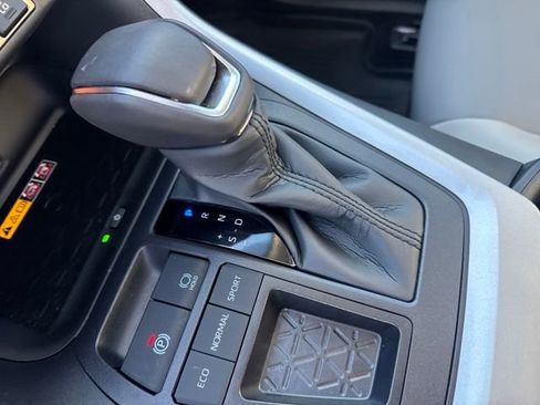 Used 2025 Toyota RAV4 XLE Premium image 21