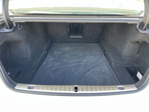 Used 2022 BMW 740i xDrive w/ Premium Package image 26