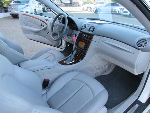 Used 2004 Mercedes-Benz CLK 500 Coupe image 22