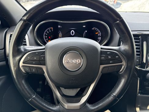 Used 2020 Jeep Grand Cherokee Altitude image 17