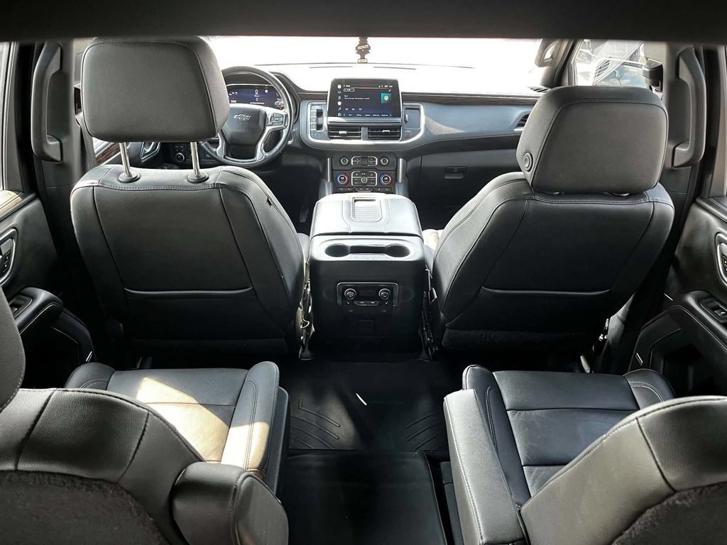 Used 2022 Chevrolet Tahoe Z71 w/ Luxury Package AWD/4WD image 22
