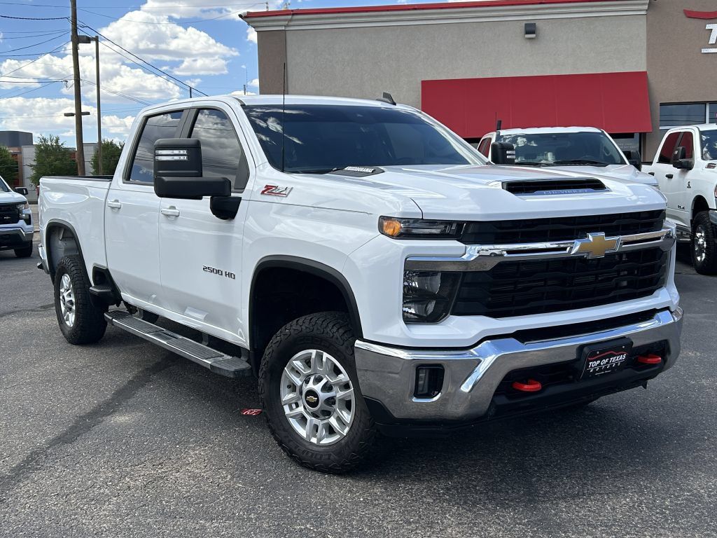 Used 2024 Chevrolet Silverado 2500 LT w/ Safety Package AWD/4WD image 2