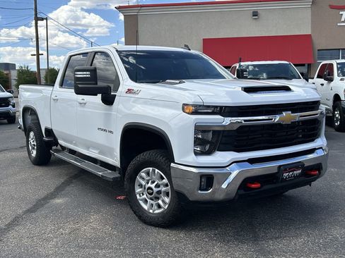 Used 2024 Chevrolet Silverado 2500 LT w/ Safety Package AWD/4WD image 2