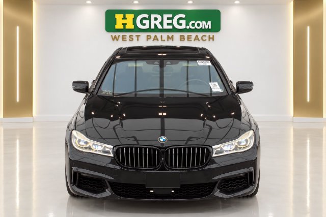 Used 2017 BMW 750i RWD image 7