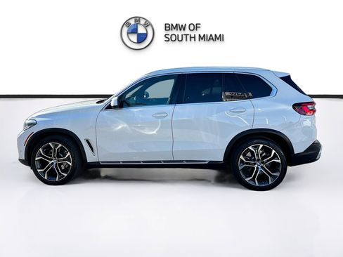 Certified 2022 BMW X5 sDrive40i w/ Premium Package image 4