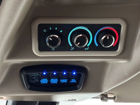 Used 2019 GMC Savana 2500 RWD image 31
