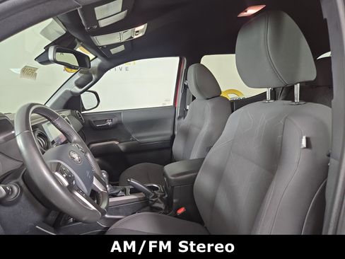 Used 2019 Toyota Tacoma TRD Sport w/ Technology Package image 11