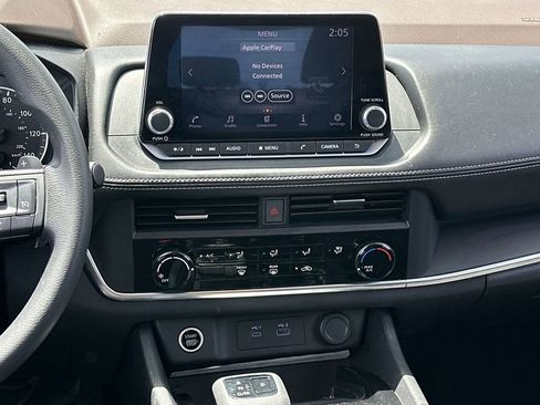 Used 2023 Nissan Rogue S AWD/4WD image 16
