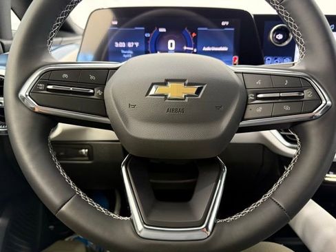 New 2026 Chevrolet Equinox EV LT image 38