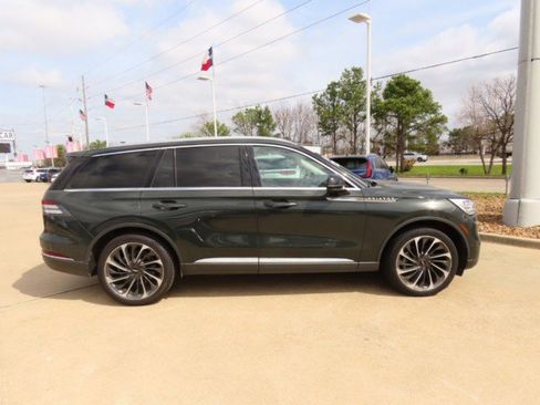 Used 2022 Lincoln Aviator Reserve w/ Equipment Group 201A image 8