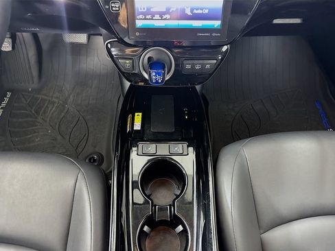 Used 2020 Toyota Prius Prime XLE FWD image 32