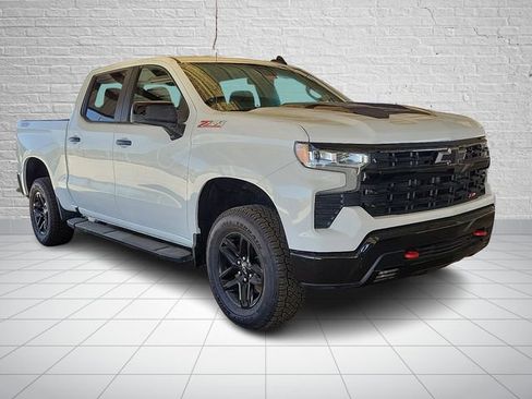 Used 2023 Chevrolet Silverado 1500 LT Trail Boss w/ Protection Package AWD/4WD image 4