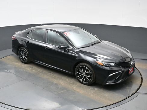 Used 2024 Toyota Camry SE image 32