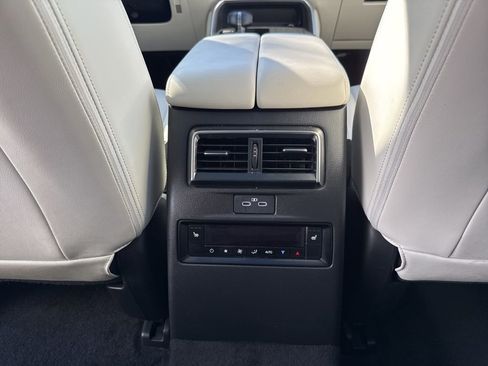 Used 2025 MAZDA CX-90 3.3 Turbo w/ Premium Plus Pkg image 28