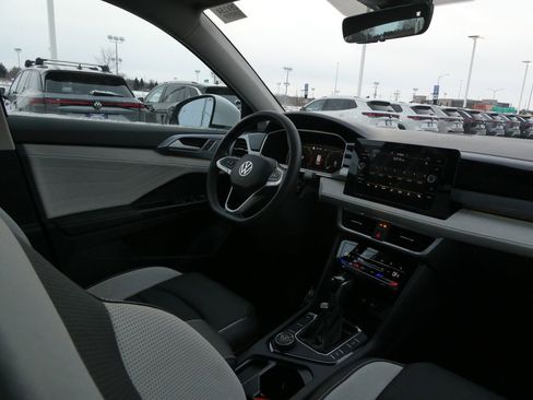 New 2026 Volkswagen Taos SEL AWD/4WD image 17