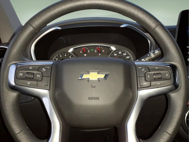 Used 2025 Chevrolet Blazer LT w/ Convenience Package FWD image 23