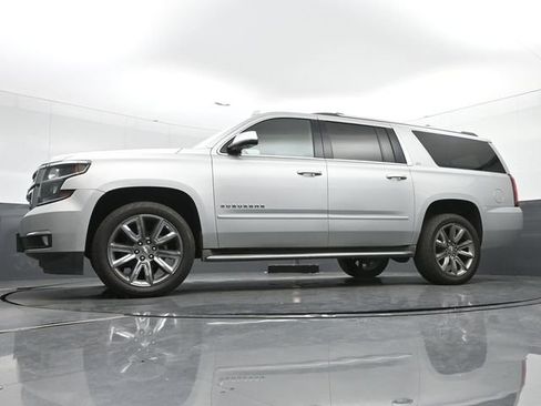 Used 2016 Chevrolet Suburban LTZ RWD image 16