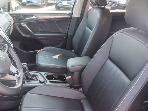 Used 2022 Volkswagen Tiguan SE image 15