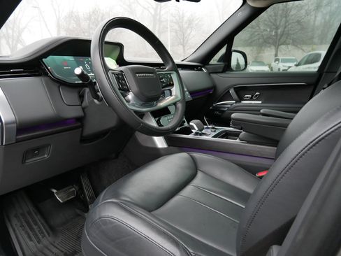 Used 2023 Land Rover Range Rover Autobiography image 13