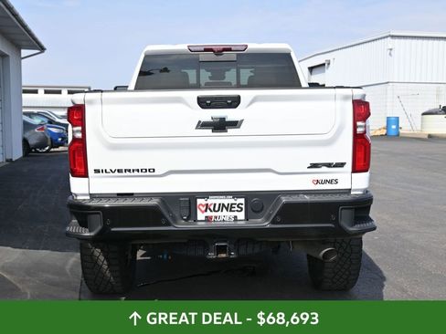 Used 2024 Chevrolet Silverado 2500 ZR2 w/ Technology Package AWD/4WD image 8