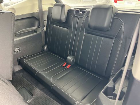 Certified 2022 Volkswagen Tiguan SE image 24