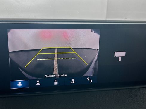 Used 2023 Acura MDX SH-AWD image 21