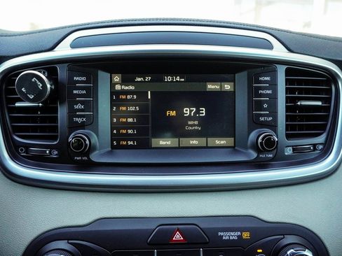 Used 2020 Kia Sorento LX image 20