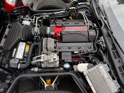 Used 1996 Chevrolet Corvette Coupe image 9