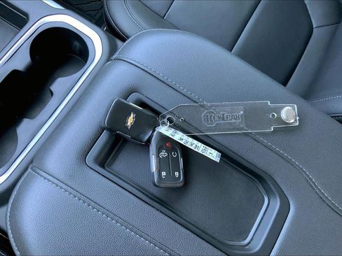 Used 2022 Chevrolet Silverado 1500 LT Trail Boss w/ LT Trail Boss Premium Package image 12