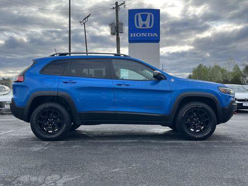 Used 2020 Jeep Cherokee Trailhawk AWD/4WD image 4
