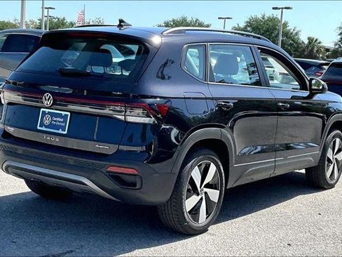 Used 2025 Volkswagen Taos S AWD/4WD image 5