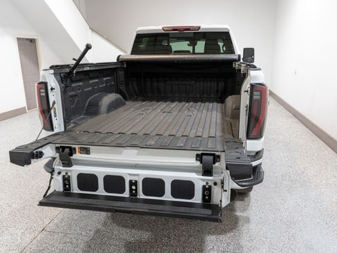 Used 2024 GMC Sierra 2500 AT4 w/ AT4 Premium Plus Package image 11