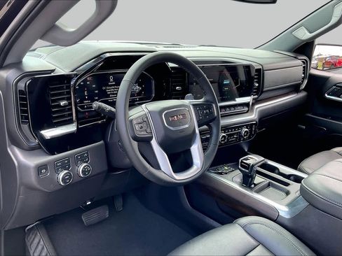 Used 2024 GMC Sierra 1500 SLT AWD/4WD image 17