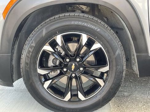 Used 2023 Chevrolet TrailBlazer LT FWD image 30