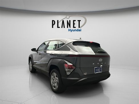 New 2026 Hyundai Kona SE image 3