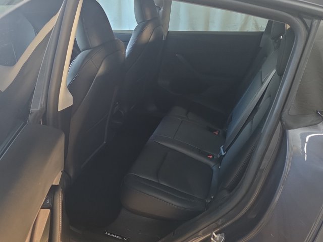 Used 2023 Tesla Model Y Performance AWD/4WD image 12