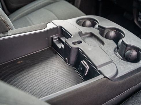 Used 2024 RAM 2500 Big Horn w/ Sport Appearance Package image 11