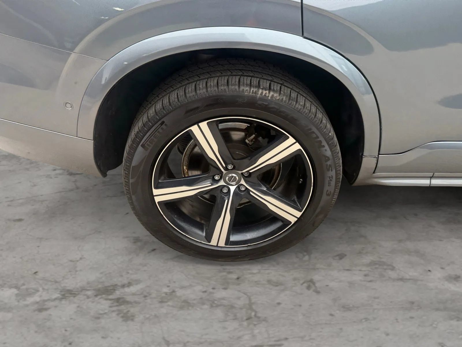 Used 2019 Volvo XC90 T6 R-Design w/ Protection Package Premier AWD/4WD image 45