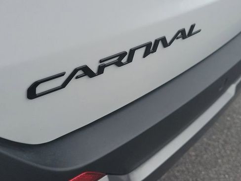 New 2026 Kia Carnival SX Prestige FWD image 8